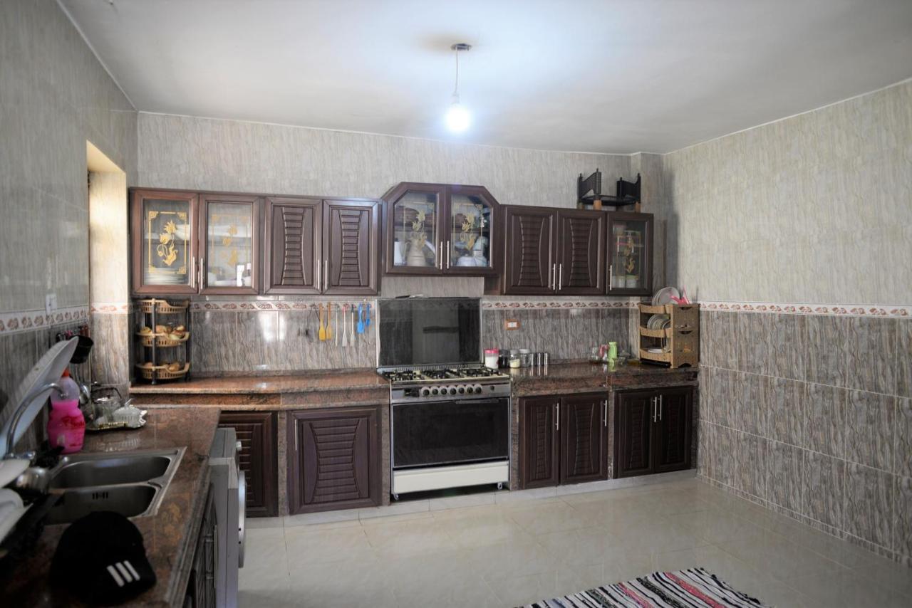 Happy Bedouin House Petra Bed & Breakfast Al Hayy Екстериор снимка