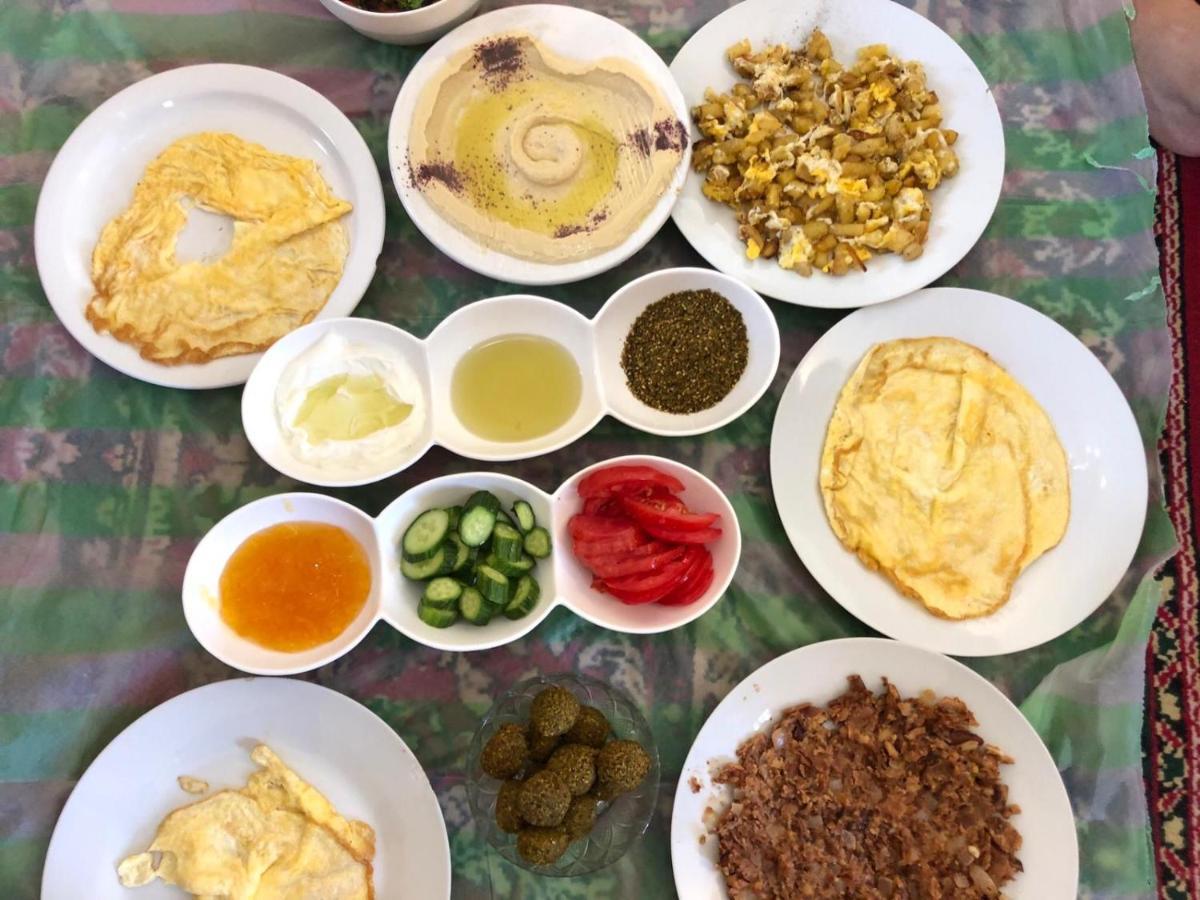 Happy Bedouin House Petra Bed & Breakfast Al Hayy Екстериор снимка